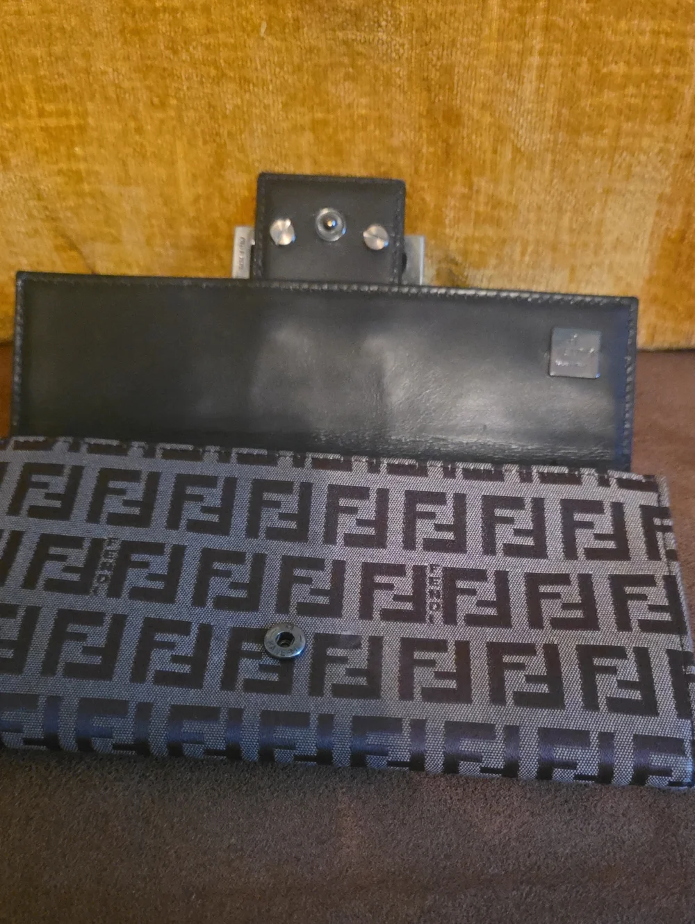 Fendi classic continental